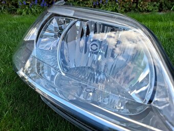 Citroen C4 - přední světla/lampy - 5