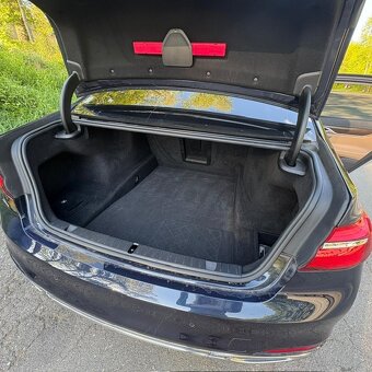 BMW 750d xDrive Limousine, krásné, nové v ČR, 1. majitel - 5