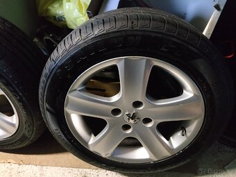 ALU kola Peugeot 4x108 r16 Originál, Zánovní pneu 8mm - 5