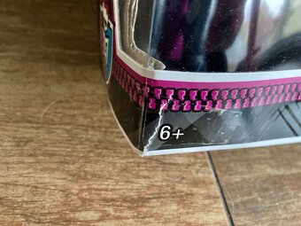 Monster high ředitelka Krváková a kůň s krabicí - 5