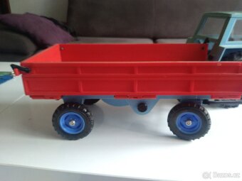 Traktor Zetor s vlečkou KDN - 5
