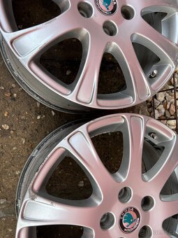 Prodám hezká Originál alu kola Škoda 17” – Octavia II - 5