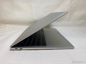 TOP 13 Apple MacBook Air i5 1,6GHz RETINA Silver ZÁRUKA - 5