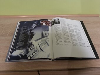 LENNON - život Johna Lennona v datech a obrazech - 5