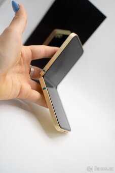 SAMSUNG GALAXY ZFLIP6 - 5