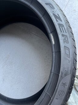 PIRELLI PZERO 285/35 R21 105Y Runflat rok 2024 - 5