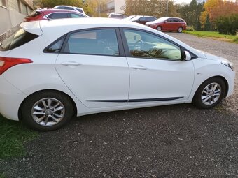 Rok2016 i 30 1,6 Crdi HYUNDAI zachovalý vůz nová STK .... - - 5