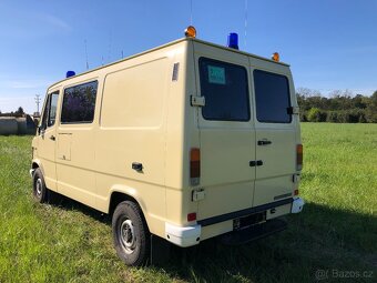 Mercedes Benz 307D - 5