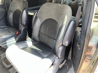 Díly Chrysler Town & Country 3.8 4WD Limited - 5