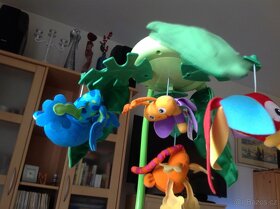 Kolotoč na postýlku Fisher-Price - 5