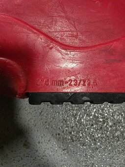 Salomon T3
Velikost 23/23,5 (velikost nohy dítěte).
 - 5