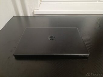 HP 15 - Ryzen 5 2500U, Vega 8 - 5