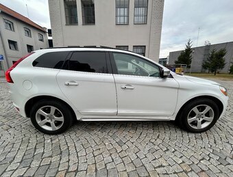 VOLVO XC60 2.4D5 R-DESIGN 151KW 4x4 AUT-NAVI-KUŽE-TAŽNÉ-XENO - 5