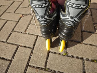 Inline brusle CCM TACKS RH 9350,SENIOR 7D,vel.42 - 5