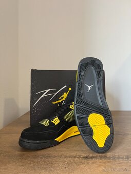 Air Jordan 4 Retro "Thunder" - 5
