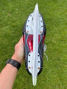 Hokejove brusle CCM Jet Speed FT2 Sr - 5