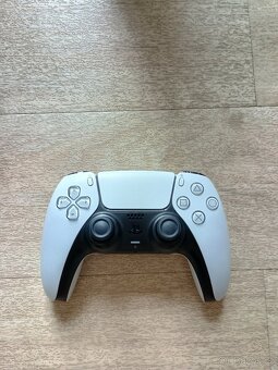 PS5 s mechanikou + 1 ovladač + 5 her - 5