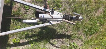 Přívěsný vozík s vadou brzdového obložení – vhodný k opravě - 5