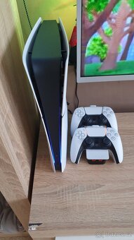 Playstation 5, 2x ovladac a hra Fifa26 - 5