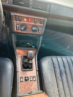 Mercedes Benz w124 e250d - 5