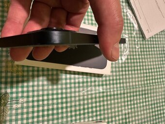 Prodám nový IPhone 13 128 GB zdarma Cellularline Sensation - 5