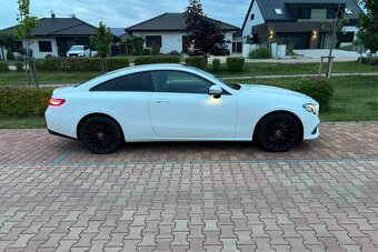Mercedes Benz E Coupe - 5