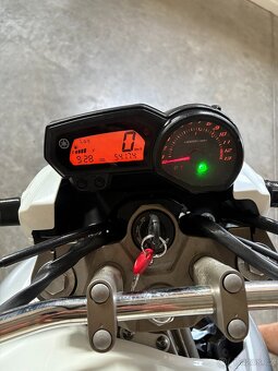 Yamaha XJ6 - 5