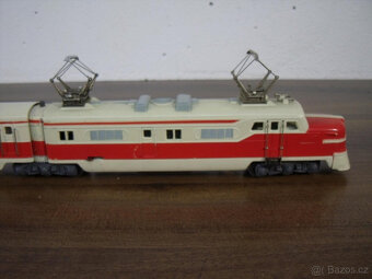 MÄRKLIN ST 800 rychlíkový vlak třívozový červenobéžový origi - 5