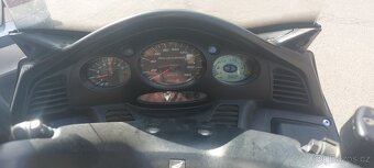 Honda Silverwing FJS 400 - 5