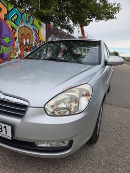 Hyundai Accent 11/2009 - 5