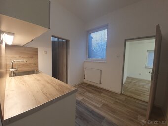 Pronájem -výroba, sklad, kanceláře 249 m2 + 120 m2 parking - 5