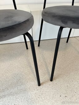 Sametová jídelní židle - 5