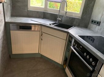 Venkovská kuchyně mintová/krémová, se spotřebiči,5609 - 5