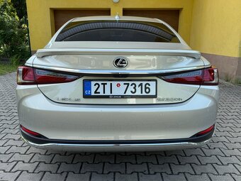 Lexus ES 300h 9/2023 - 5