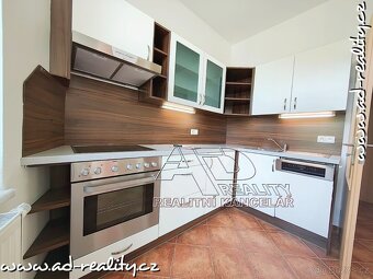 Pronájem prostorného zděného 2+1 [75m2] komora, po REKO, pob - 5