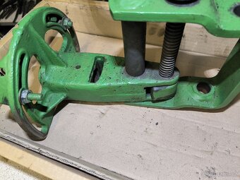 Závěs štelovací pro pf62 - 5