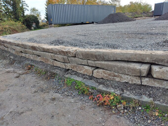 Pražce betonové na stavbu parkoviště tereasy pod kontejner - 5