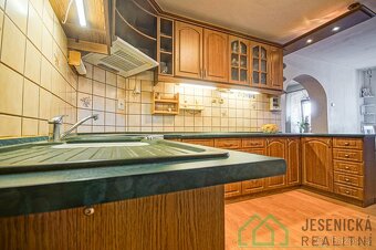 Prodej rodinného domu s obchodním prostorem ve městě Žulová - 5