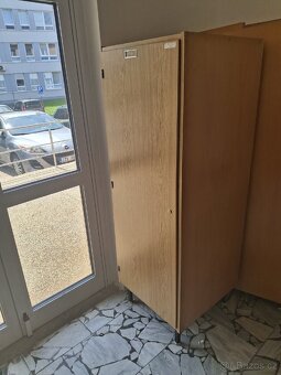 Daruji židle, věšák, přebalovací pult - 5