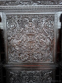 Starožitný královský trůn - 5