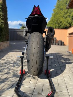 Aprilia Tuono 1100 Factory V4 2020 - 5