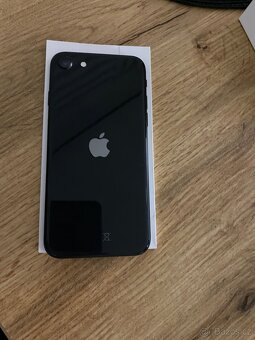 iPhone SE 2020 Black 64GB - 5