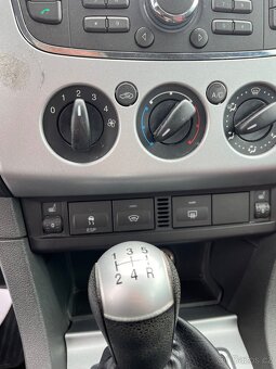 Ford Focus 1.6 benzin,Ghia,2007 - 5