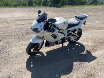 Yamaha R6 - 5