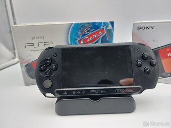 Playstation Portable Street E-1004 Cars bundle a 2GB memory - 5