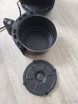 Horkovzdušná fritéza Tefal Easy Fry Compact EY101815 Černá - 5