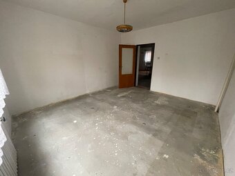 Prodej dvougeneračního domu 4+kk, 3+kk Olomouc, Nemilany - 5