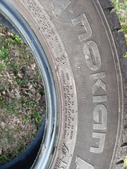 215/65/16 V Nokian Weatherproof - 5