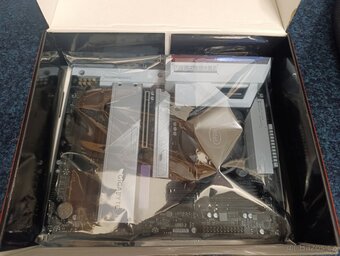 GIGABYTE Z590 VISION G, + CPU Intel i5-11400 - 5