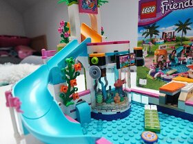 LEGO Friends 41313 Letní bazén v městečku Heartlake - 5